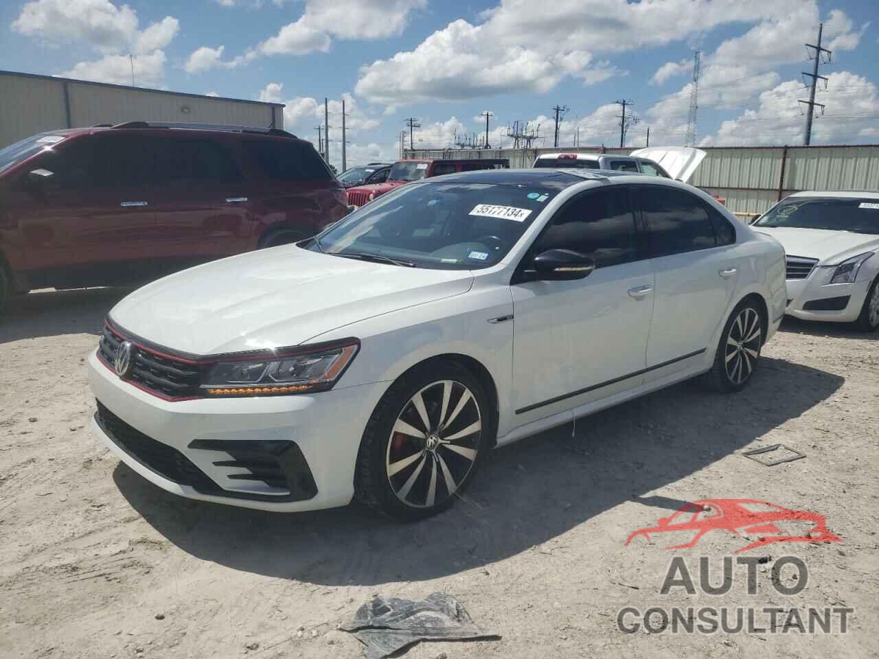 VOLKSWAGEN PASSAT 2018 - 1VWJM7A39JC051536