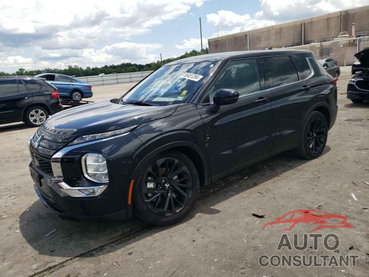 MITSUBISHI OUTLANDER 2023 - JA4J3UA88PZ039653