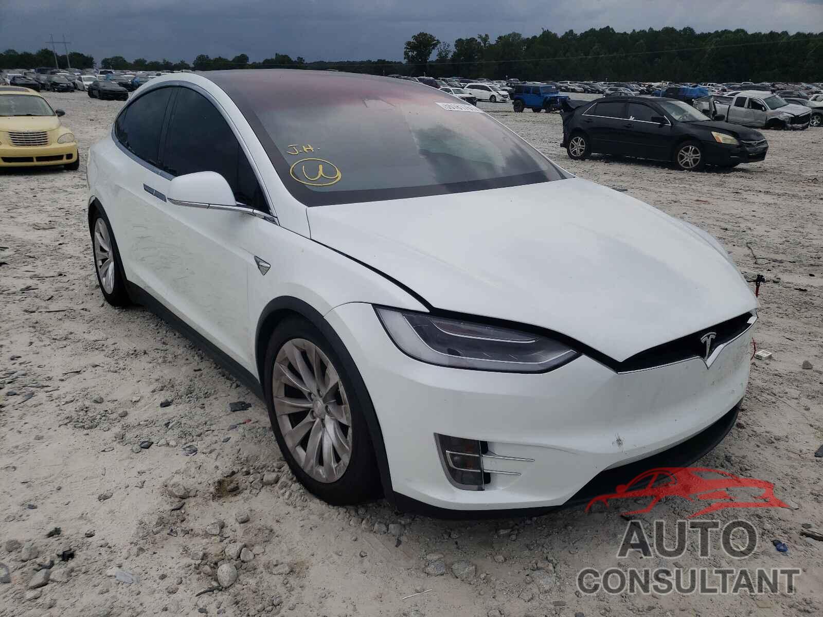 TESLA MODEL X 2018 - 5YJXCAE26JF121544