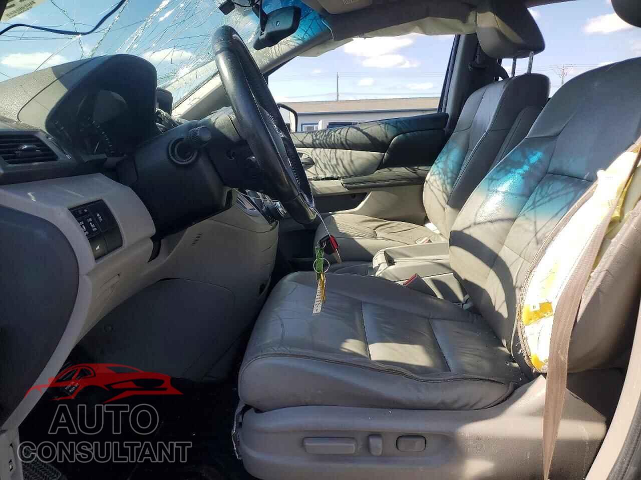 HONDA ODYSSEY 2013 - 5FNRL5H61DB060090