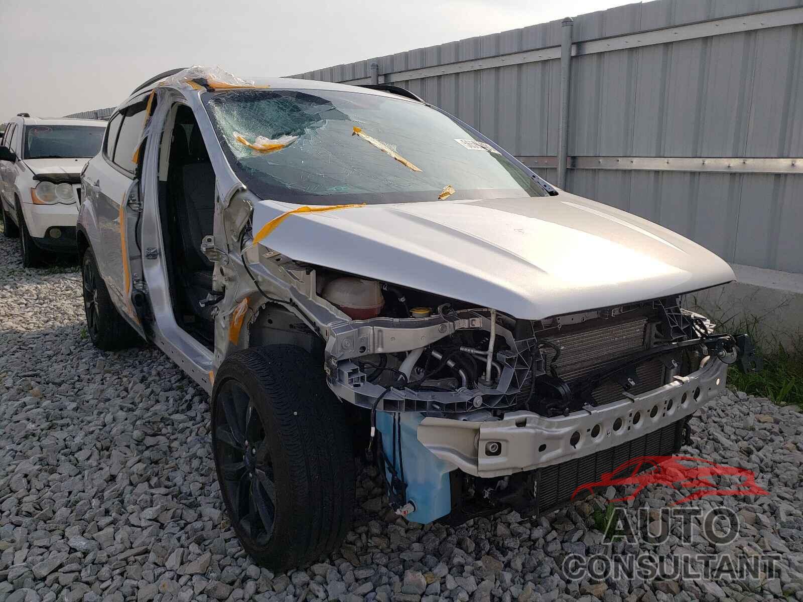 FORD ESCAPE 2017 - 1FMCU0GD7HUD92078