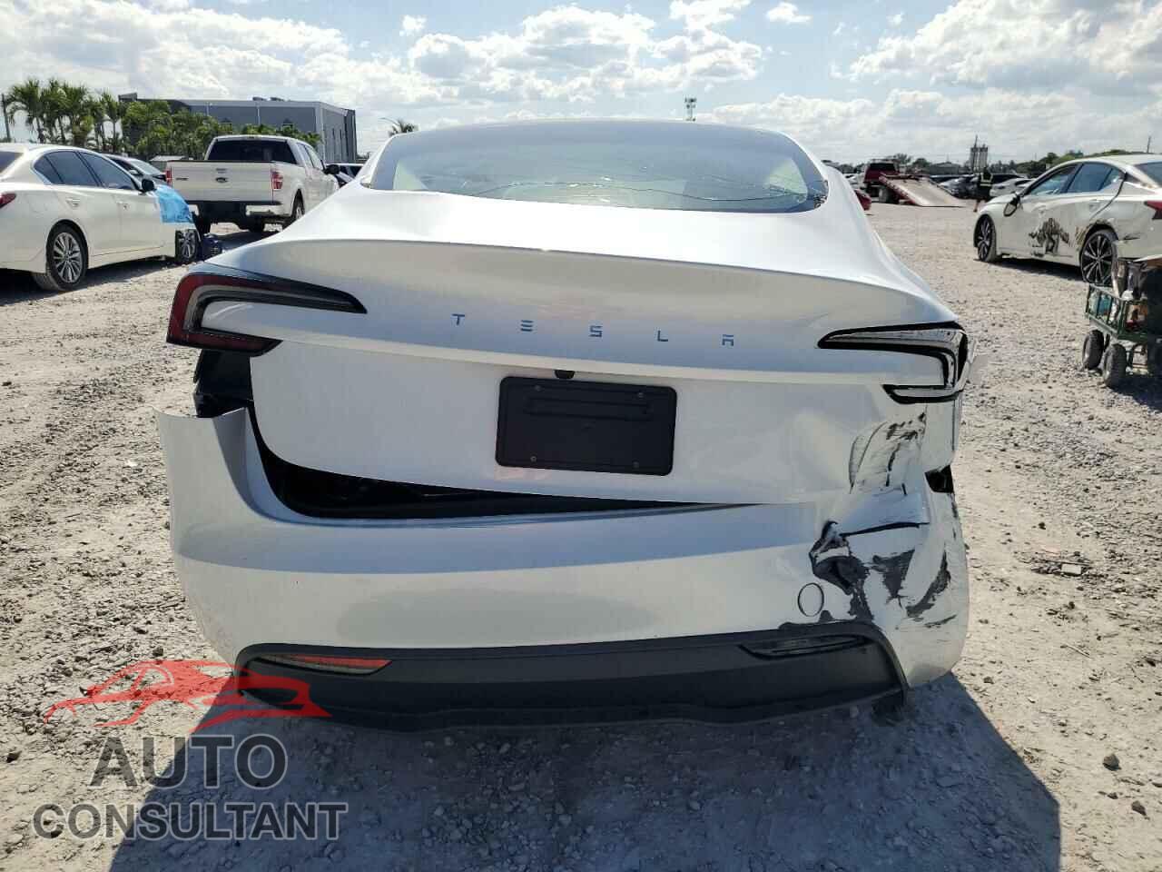 TESLA MODEL 3 2024 - 5YJ3E1EA9RF751909