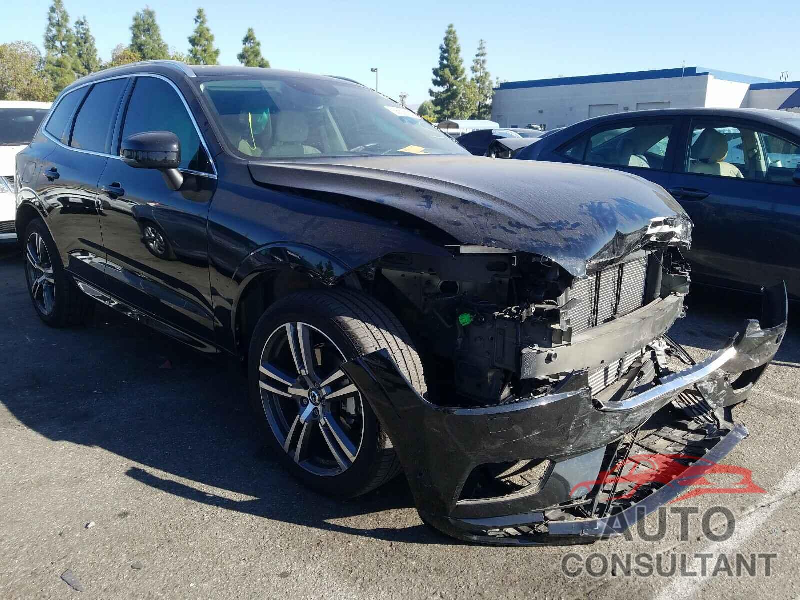 VOLVO XC60 2018 - LYV102RK2JB113683