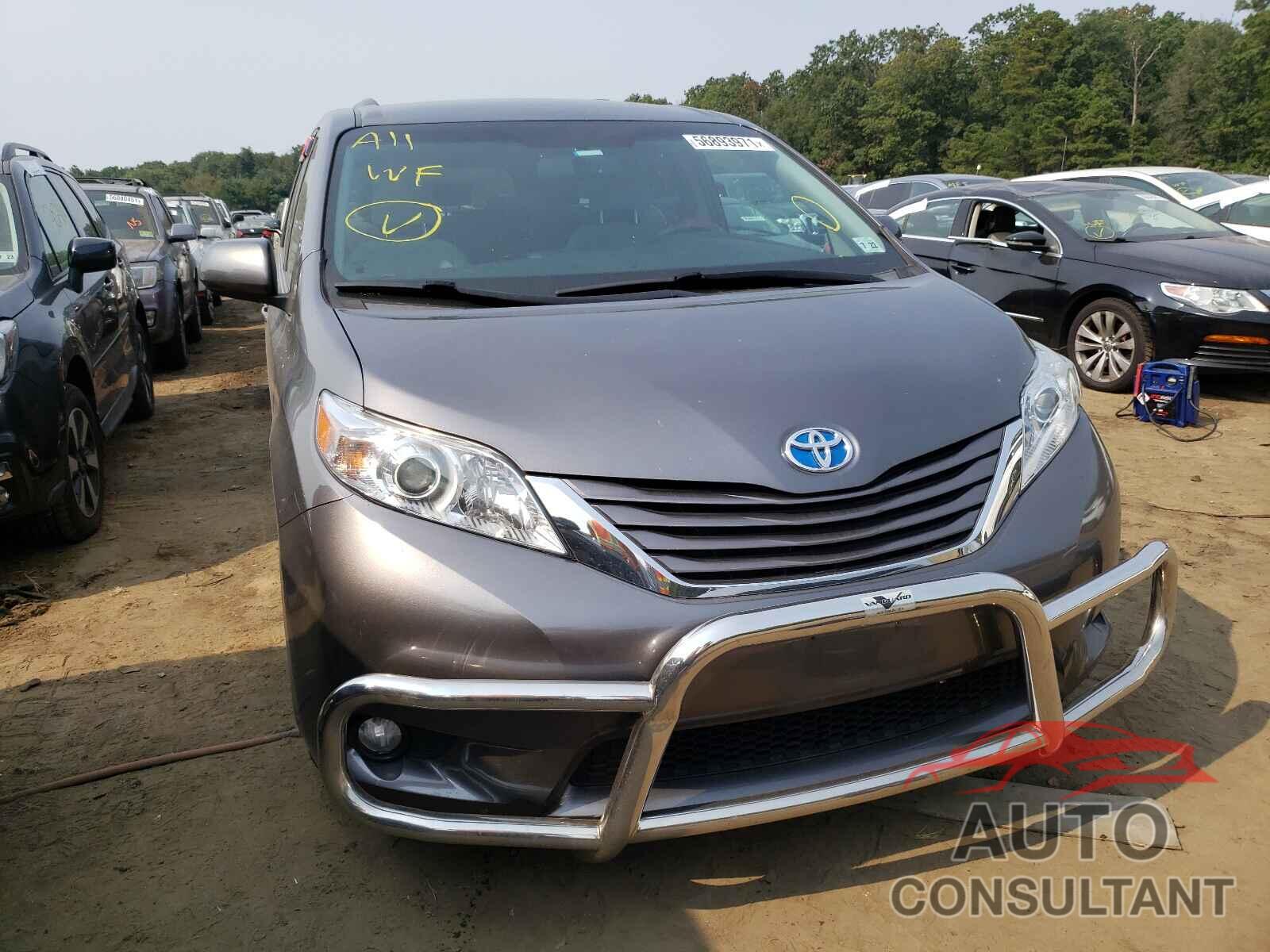 TOYOTA SIENNA 2017 - 5TDKZ3DC8HS869734