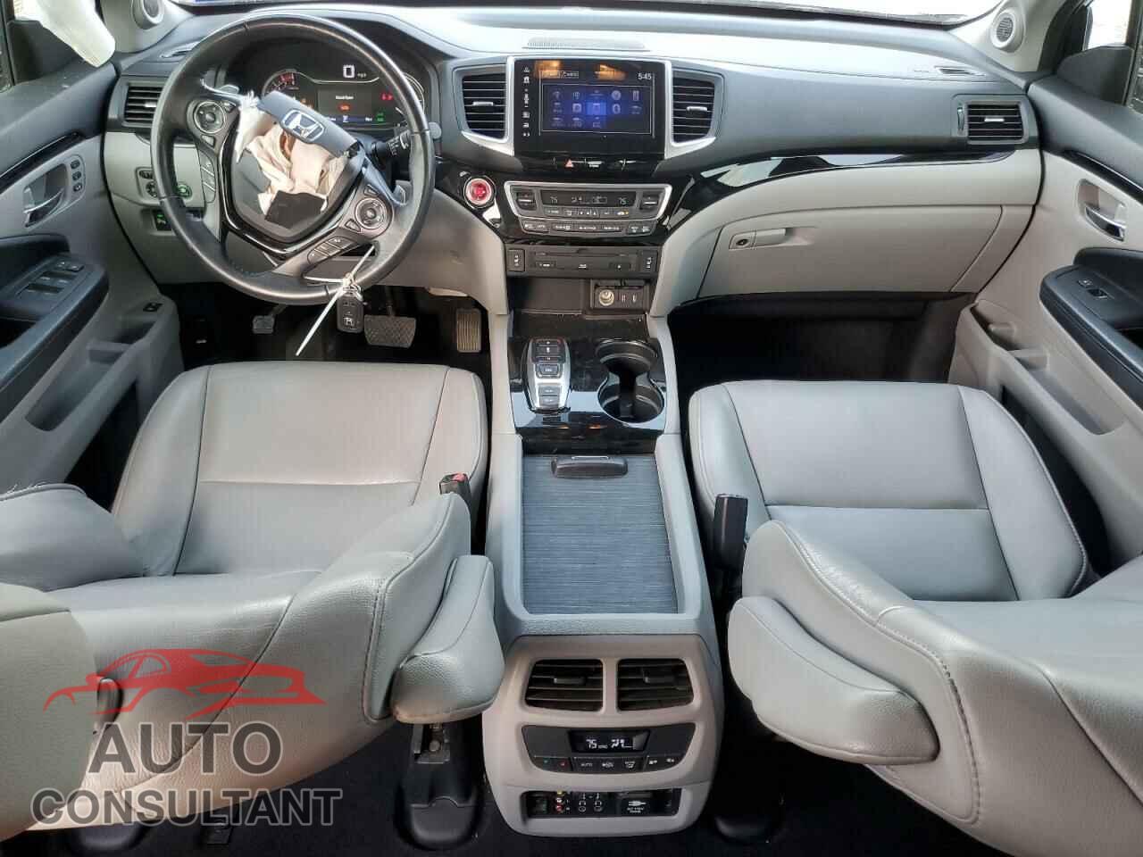 HONDA PILOT 2018 - 5FNYF6H95JB023087