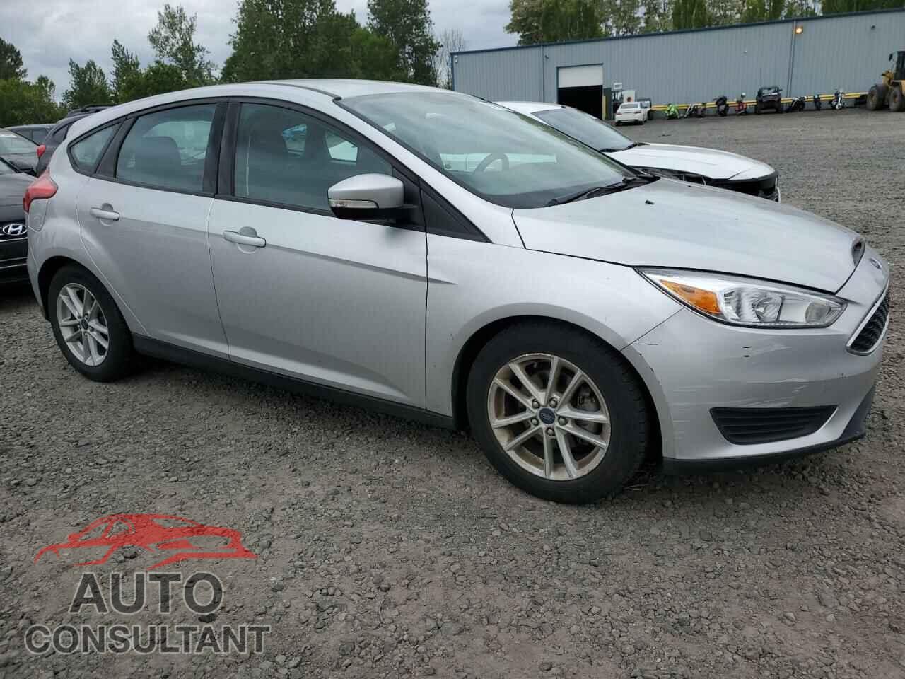 FORD FOCUS 2015 - 1FADP3K22FL269823