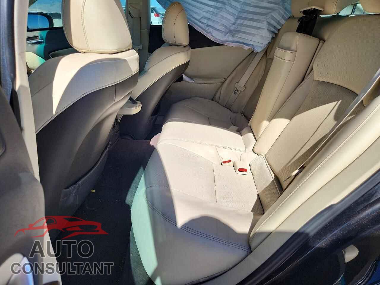 LEXUS IS 2011 - JTHCF5C26B5046054
