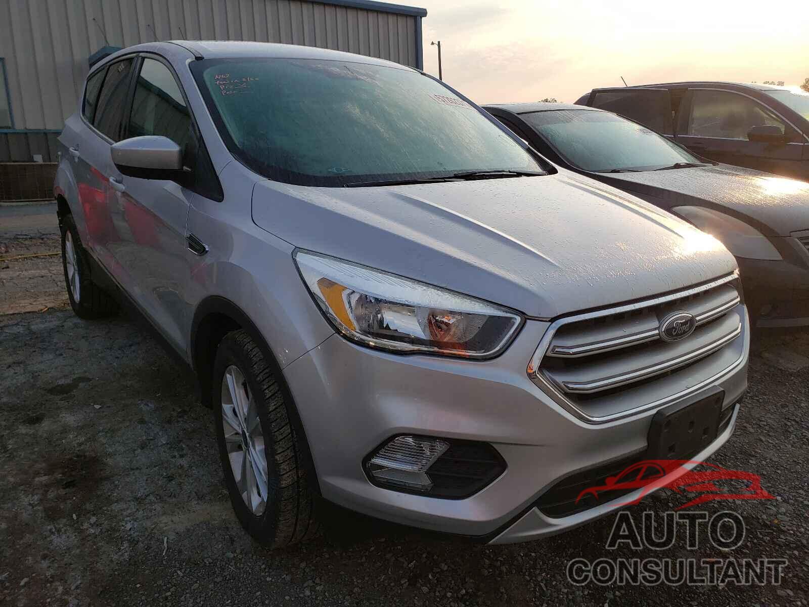 FORD ESCAPE 2017 - 1FMCU9GD3HUA99492