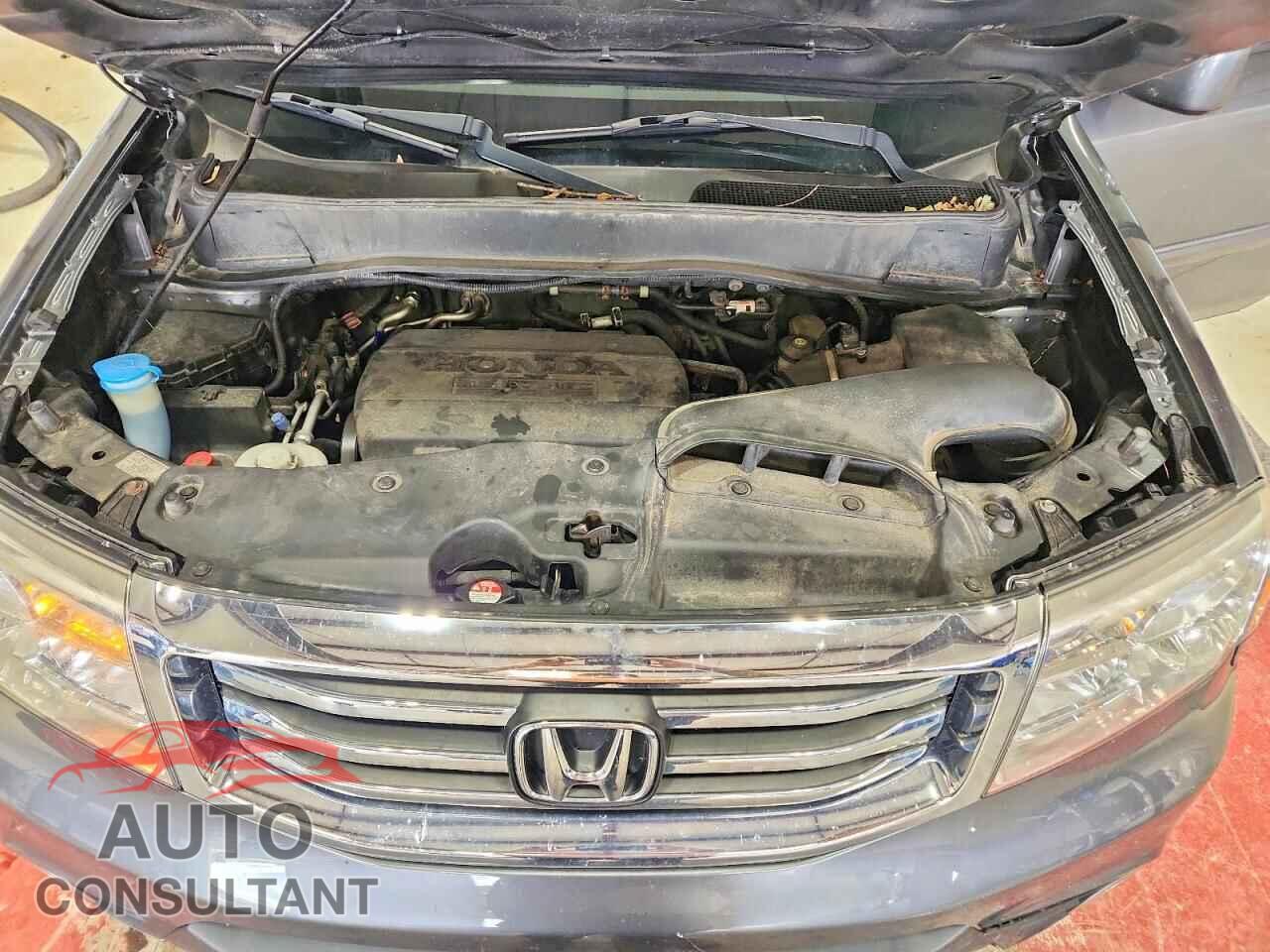 HONDA PILOT 2013 - 5FNYF4H41DB046525
