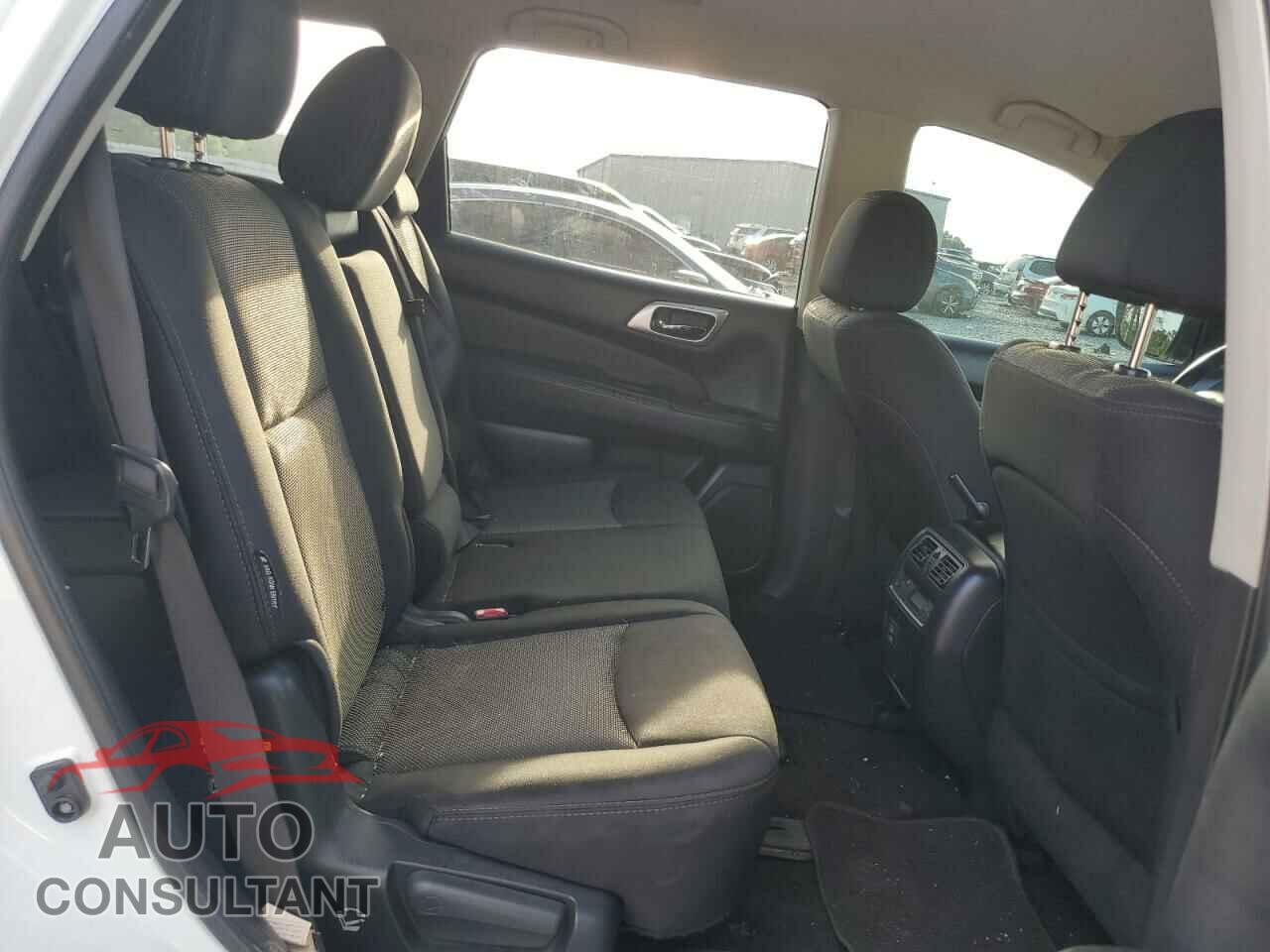 NISSAN PATHFINDER 2018 - 5N1DR2MN5JC659809