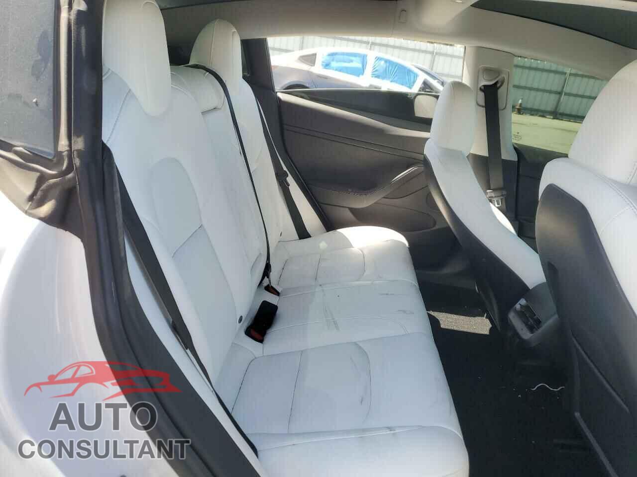 TESLA MODEL 3 2022 - 5YJ3E1EB9NF179033