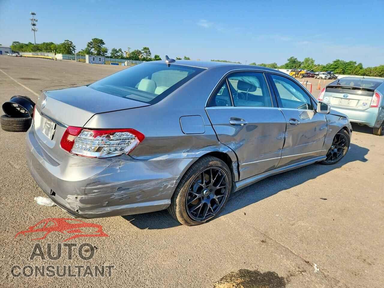 MERCEDES-BENZ E-CLASS 2012 - WDDHF5KBXCA570489