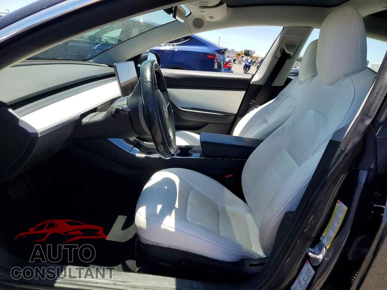 TESLA MODEL 3 2018 - 5YJ3E1EBXJF097239
