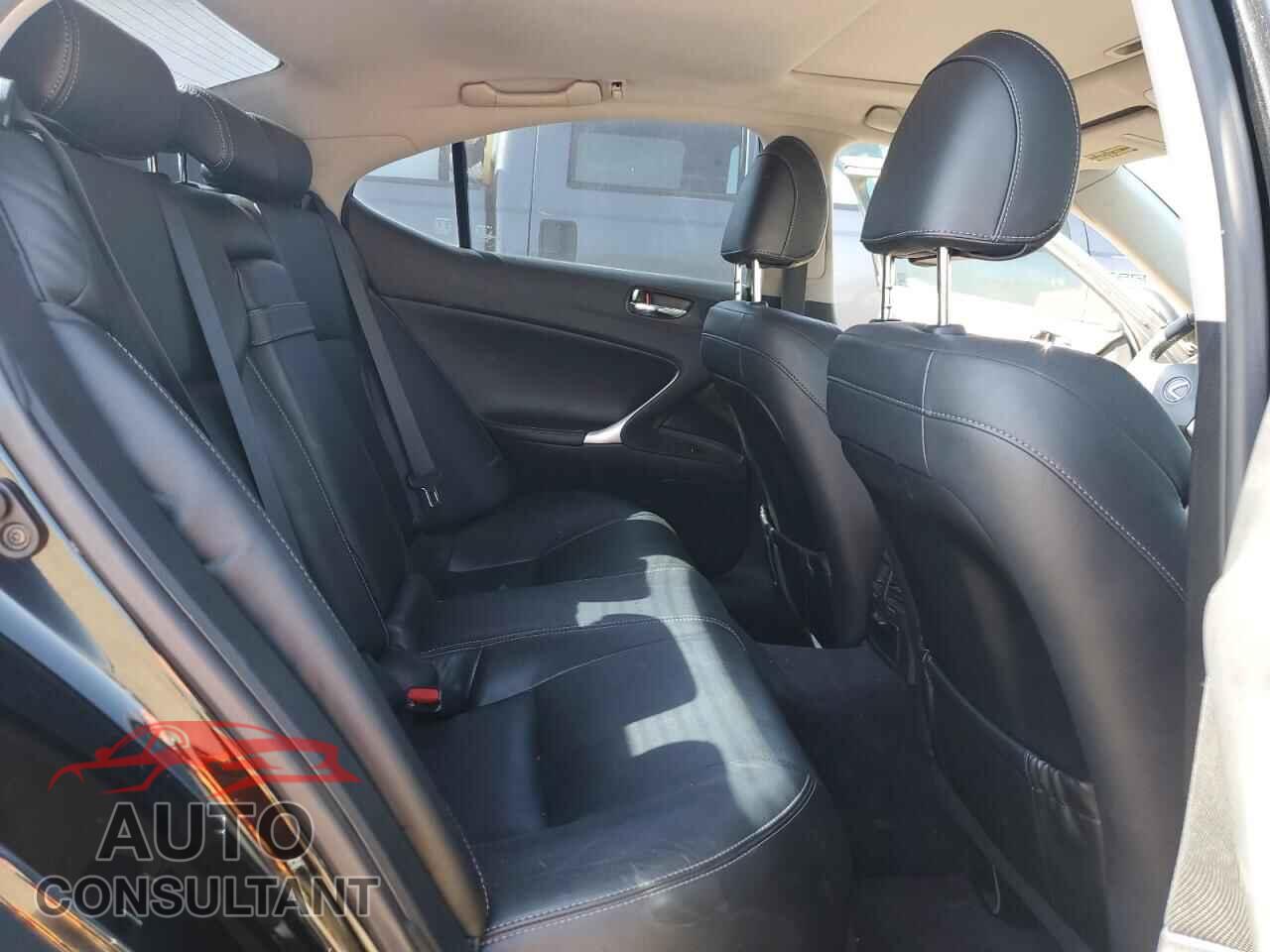 LEXUS IS 2011 - JTHBF5C26B5135876