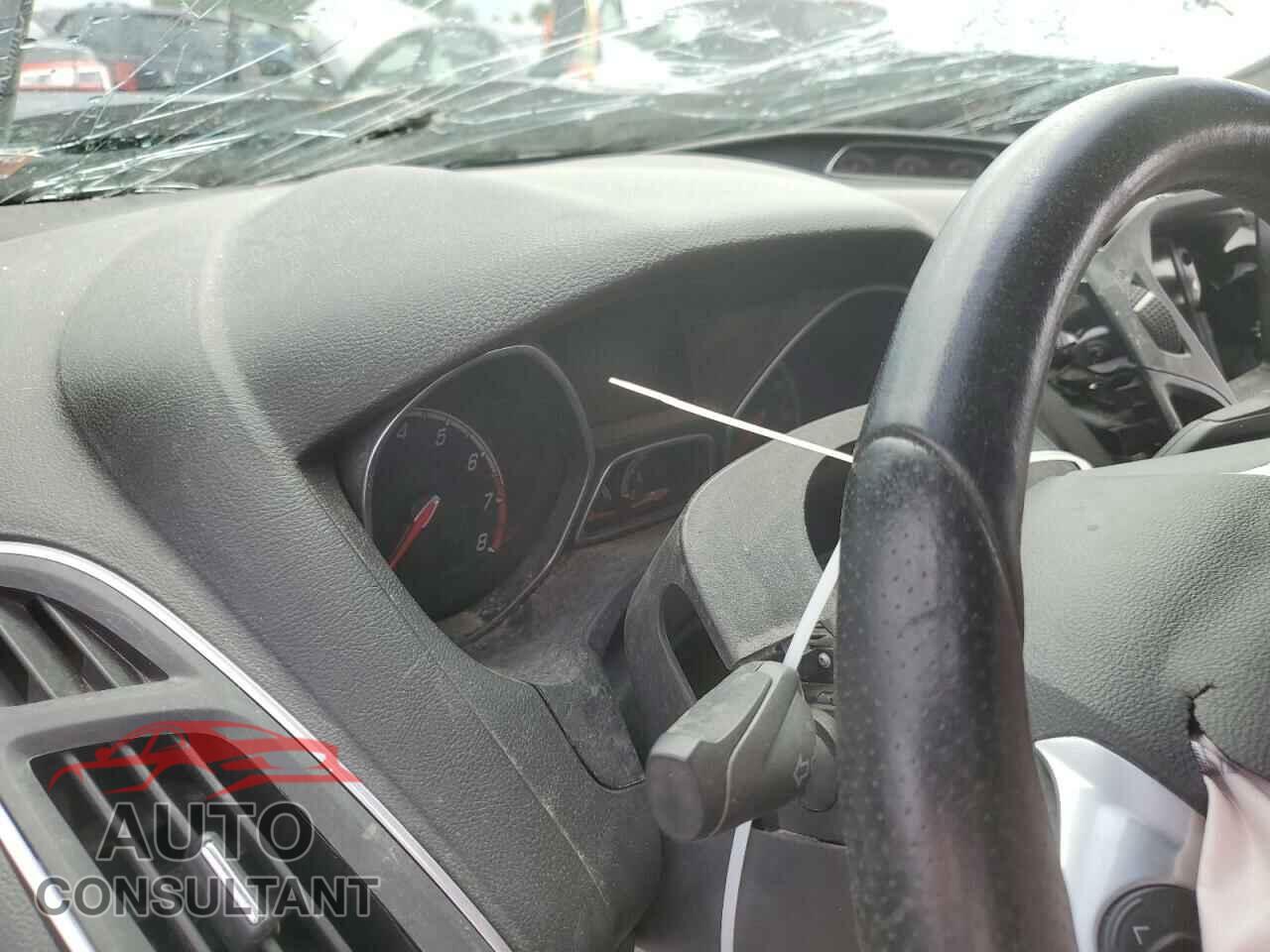 FORD FOCUS 2014 - 1FADP3L96EL197700