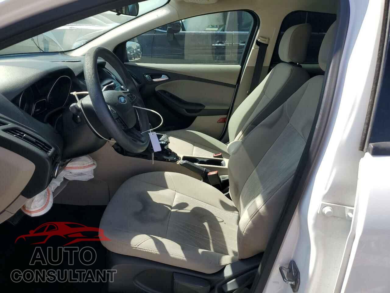 FORD FOCUS 2016 - 1FADP3K29GL271148