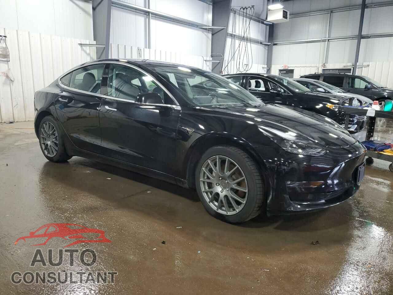 TESLA MODEL 3 2018 - 5YJ3E1EB2JF084615