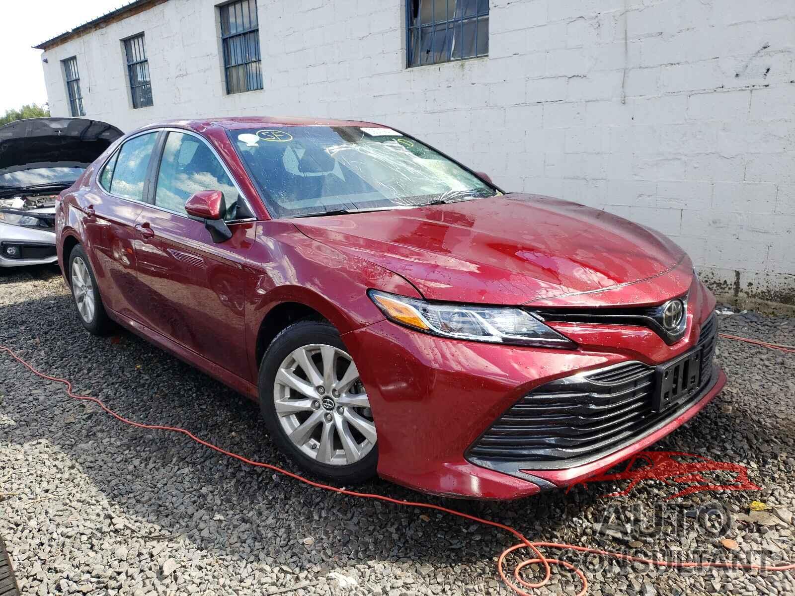 TOYOTA CAMRY 2018 - 4T1B11HK8JU527968