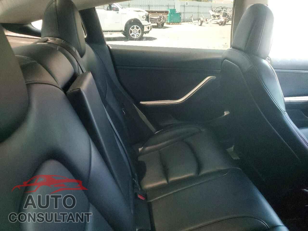 TESLA MODEL 3 2021 - 5YJ3E1EA5MF930277