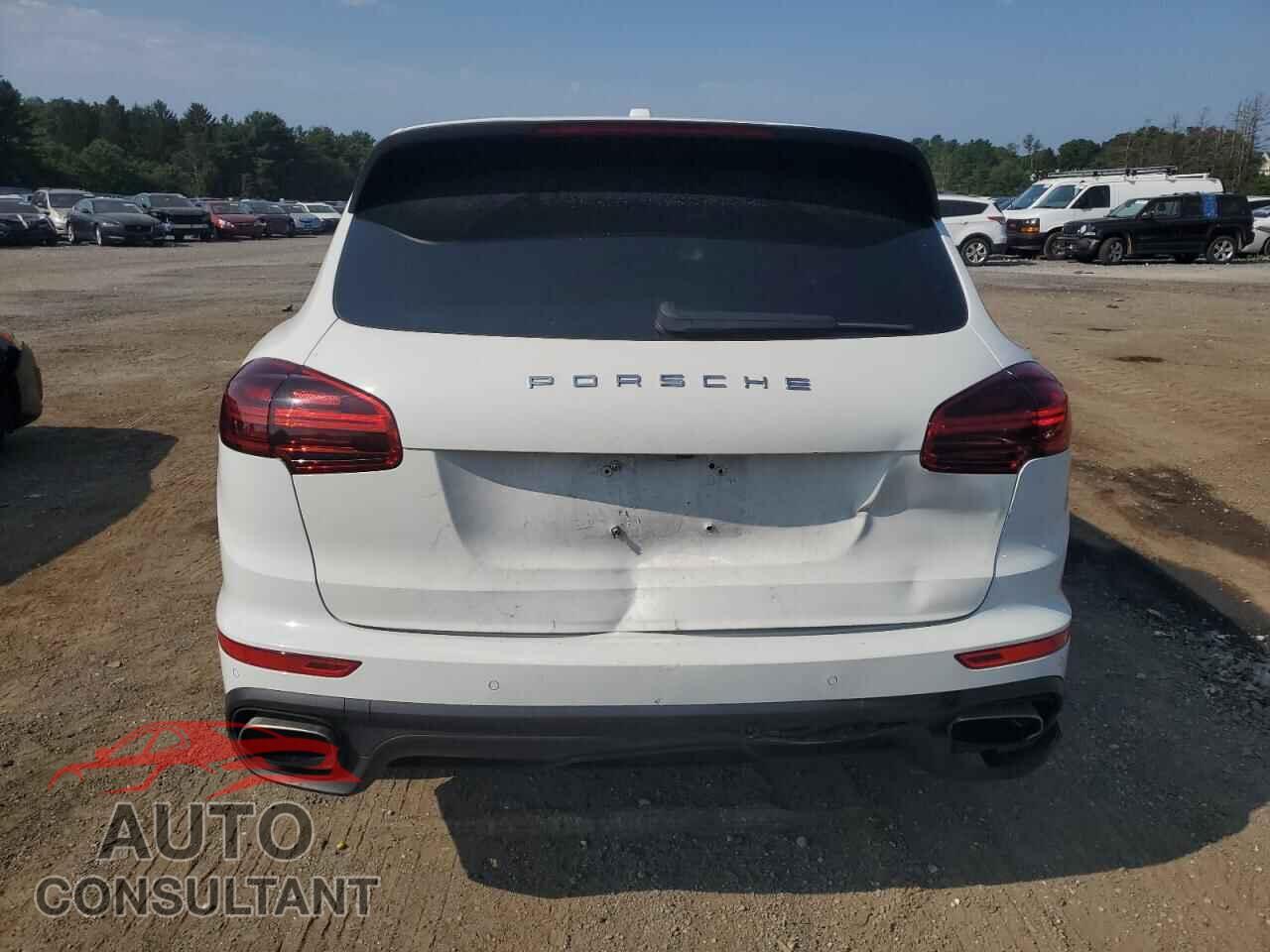 PORSCHE CAYENNE 2017 - WP1AA2A24HKA81676