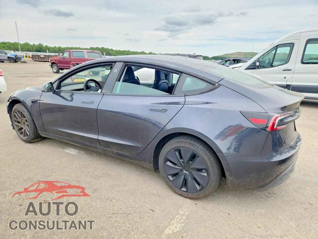 TESLA MODEL 3 2024 - 5YJ3E1EA3RF872595