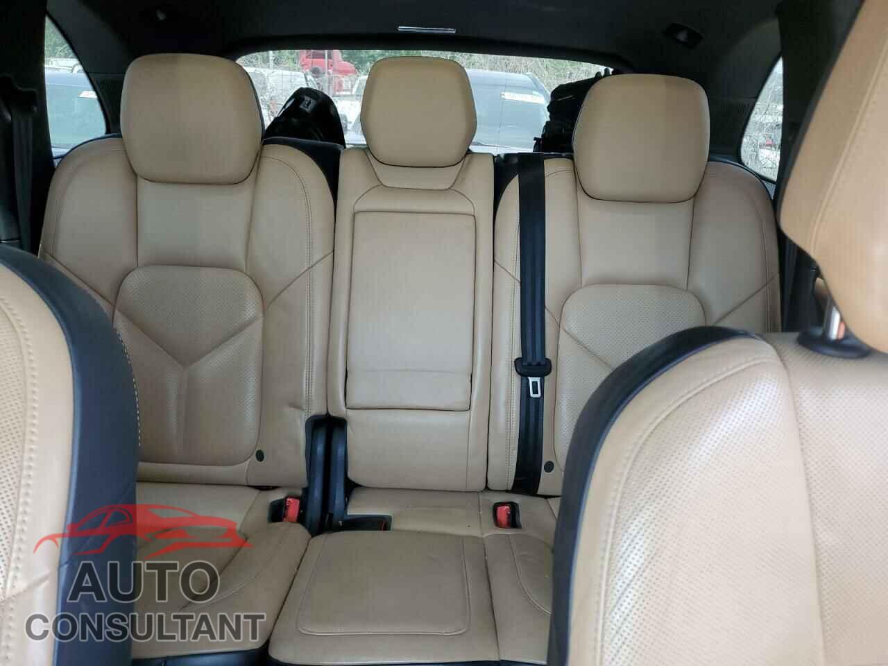 PORSCHE CAYENNE 2016 - WP1AA2A2XGLA08286