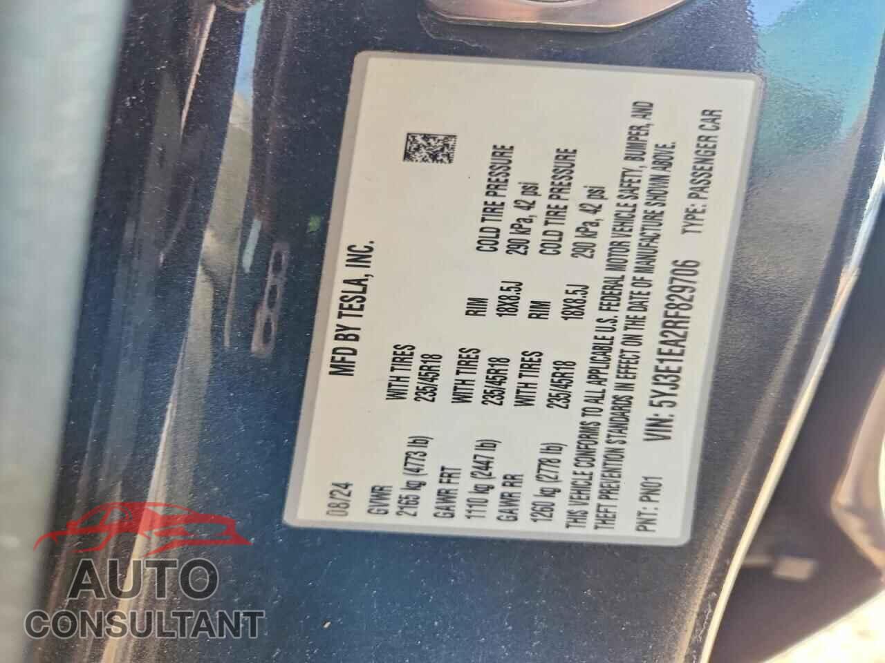 TESLA MODEL 3 2024 - 5YJ3E1EA2RF829706