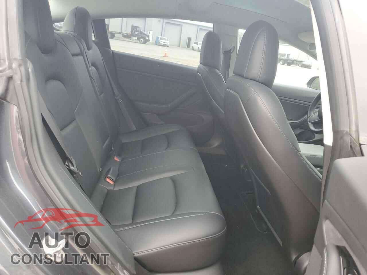TESLA MODEL 3 2018 - 5YJ3E1EA0JF158136