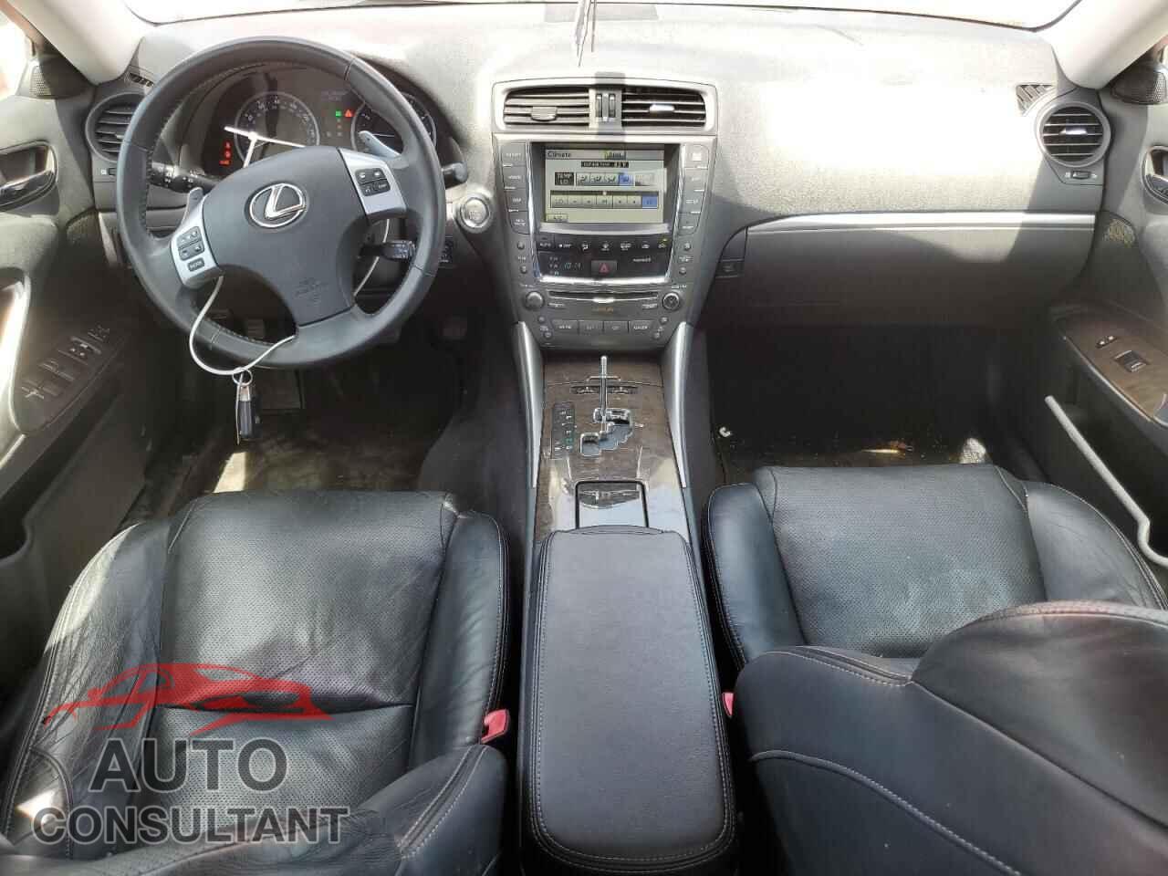 LEXUS IS 2011 - JTHCF5C24B5045226
