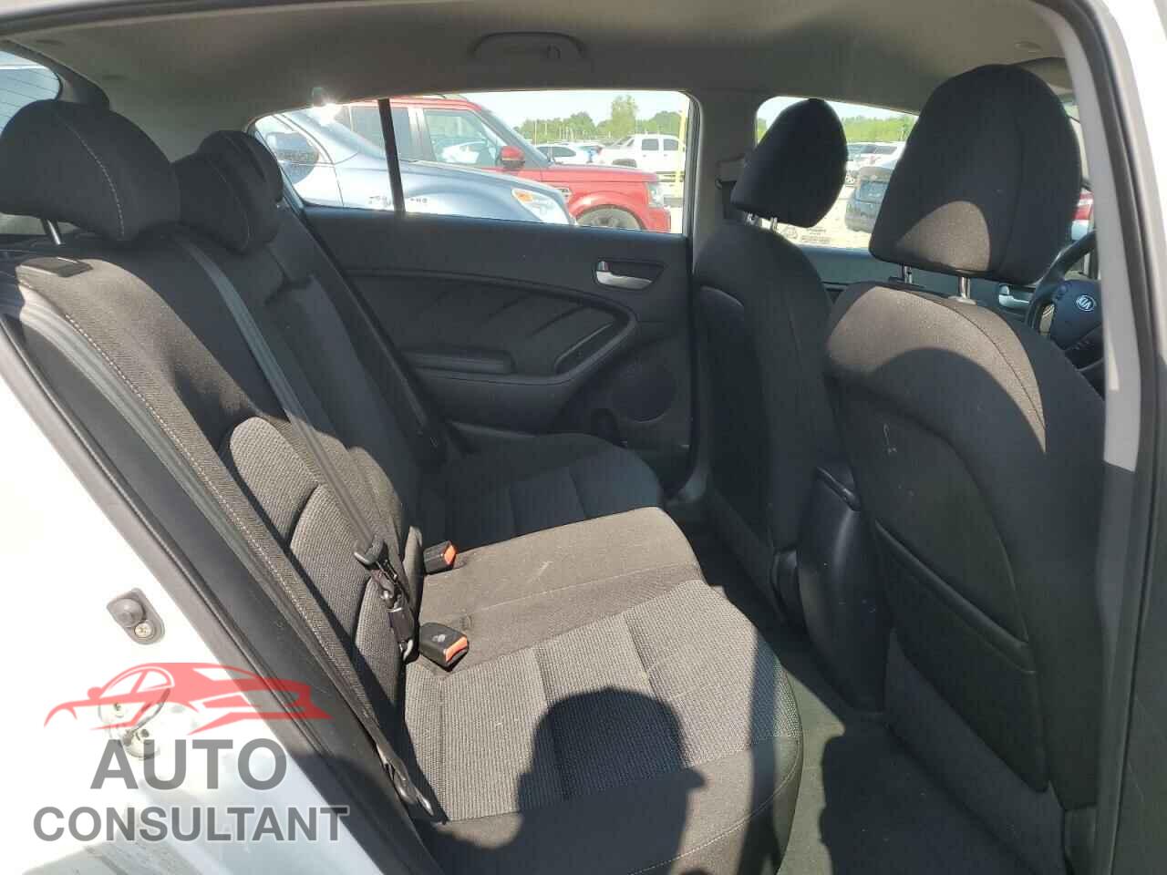 KIA FORTE 2017 - KNAFK5A85H5668054