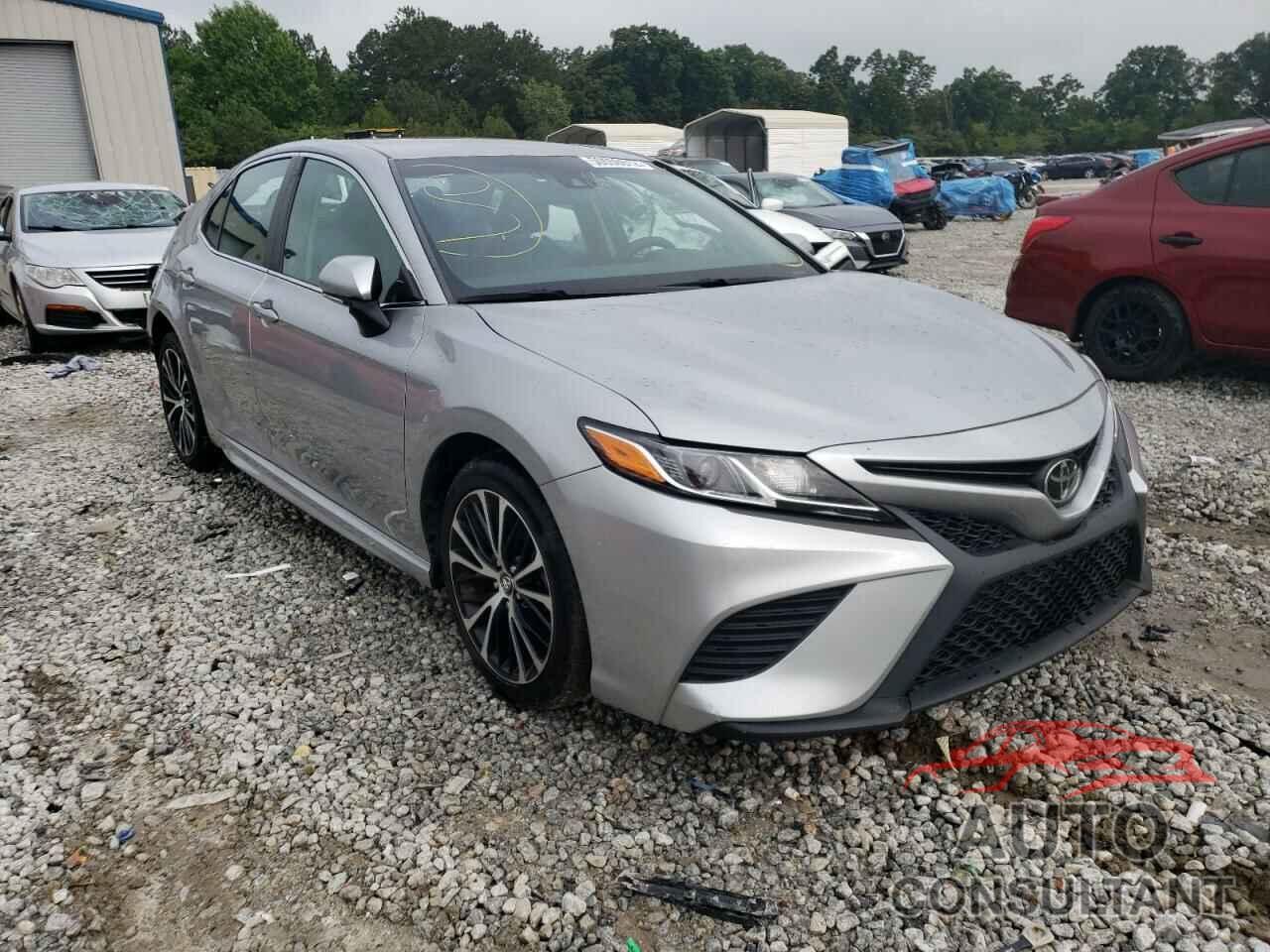 TOYOTA CAMRY 2018 - 4T1B11HK1JU657543