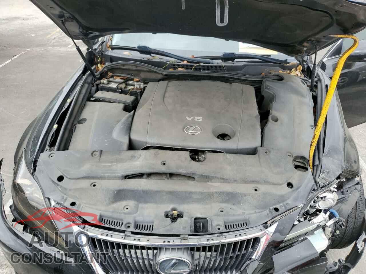 LEXUS IS 2012 - JTHBF5C21C2102643