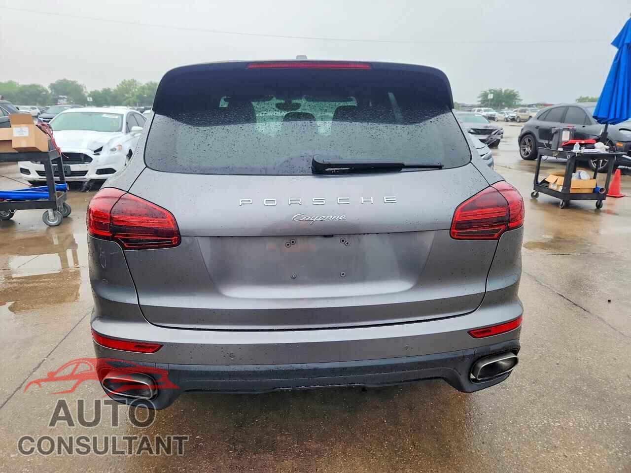 PORSCHE CAYENNE 2017 - WP1AA2A29HKA89076