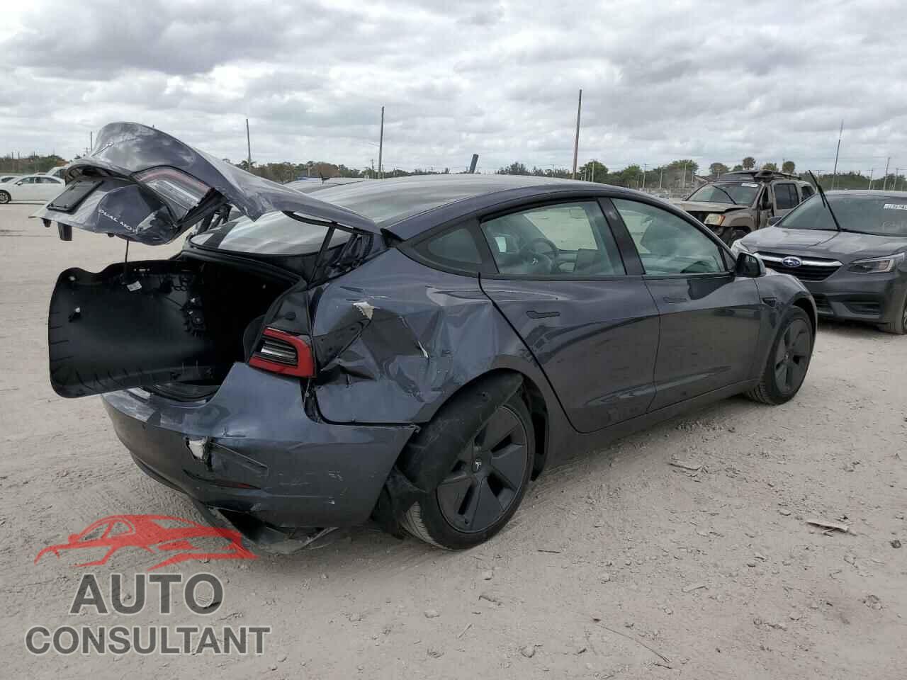 TESLA MODEL 3 2022 - 5YJ3E1EB2NF242635