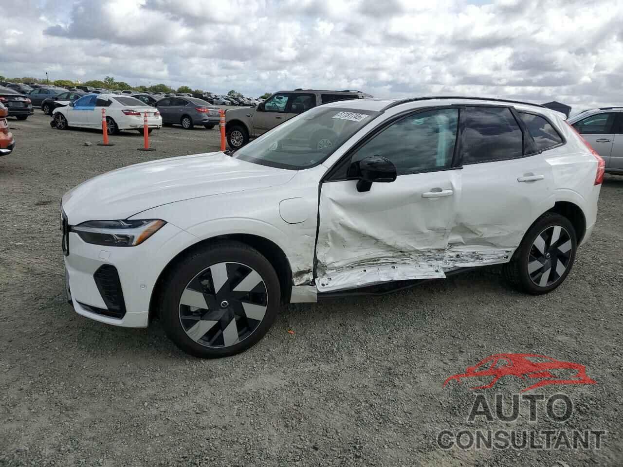 VOLVO XC60 PLUS 2024 - YV4H60DL1R1920388
