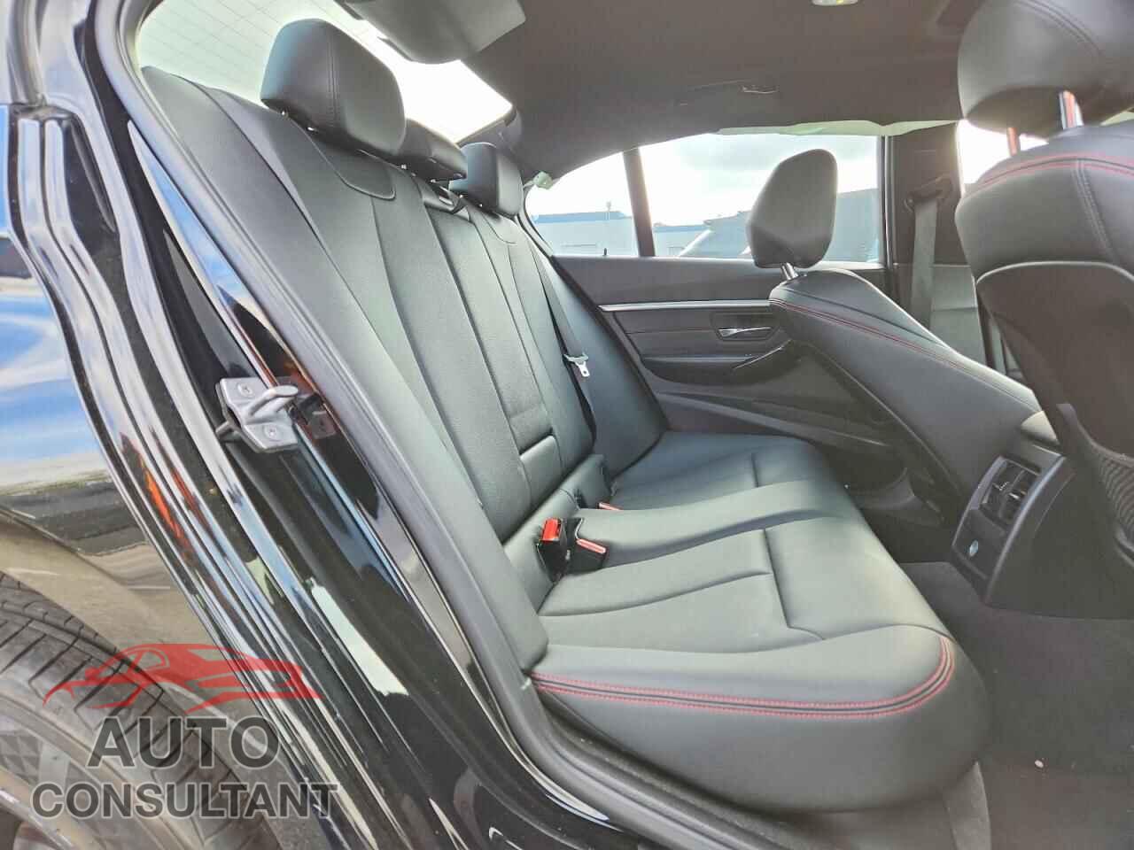 BMW 3 SERIES 2016 - WBA8E3G52GNU02443