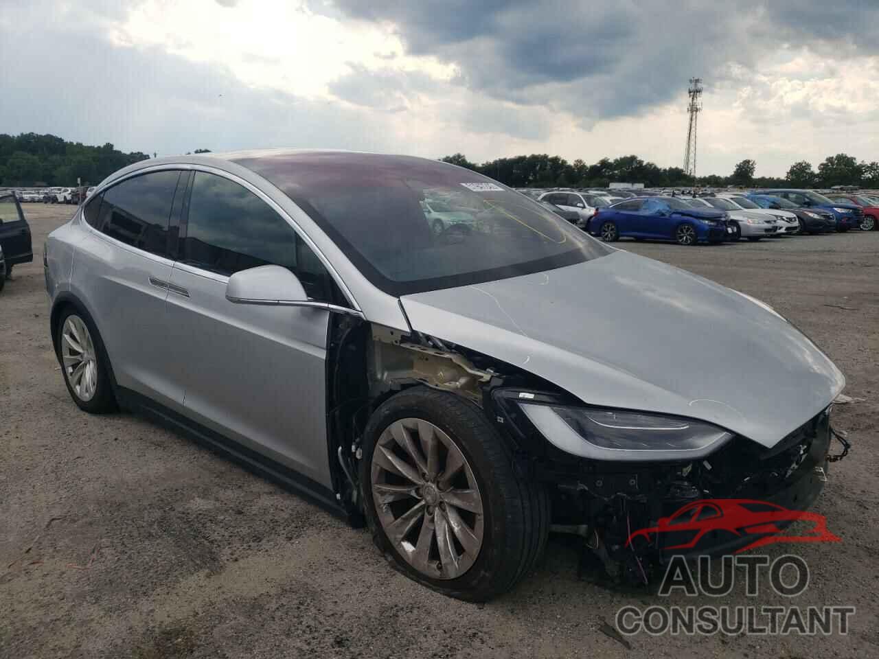 TESLA MODEL X 2018 - 5YJXCBE25JF120567