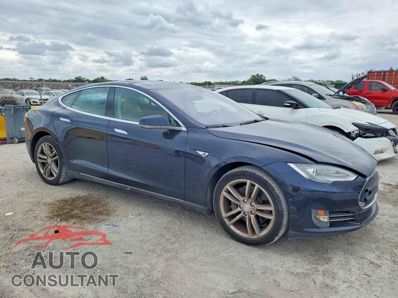 TESLA MODEL S 2013 - 5YJSA1CN7DFP19725