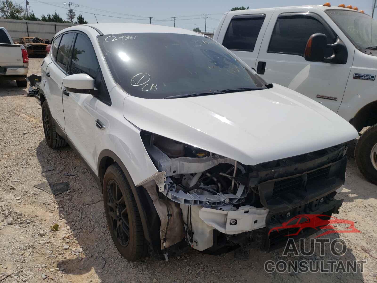 FORD ESCAPE 2017 - 1FMCU0GD7HUC24361
