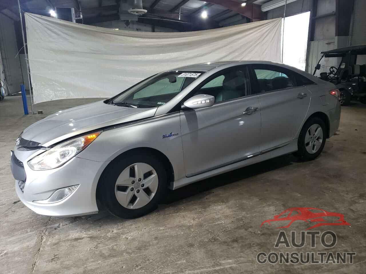 HYUNDAI SONATA 2012 - KMHEC4A46CA042088