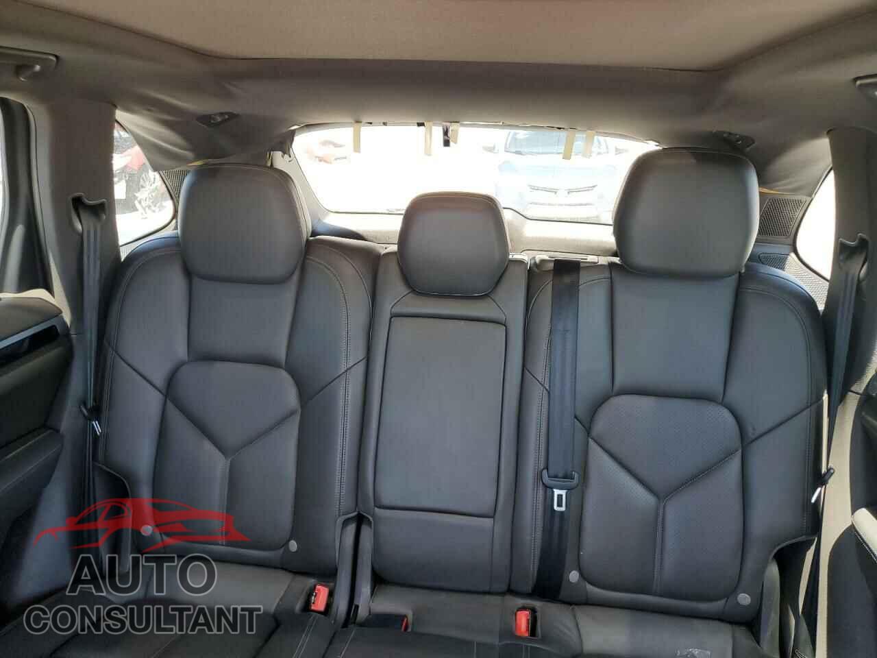 PORSCHE CAYENNE 2015 - WP1AE2A2XFLA51626