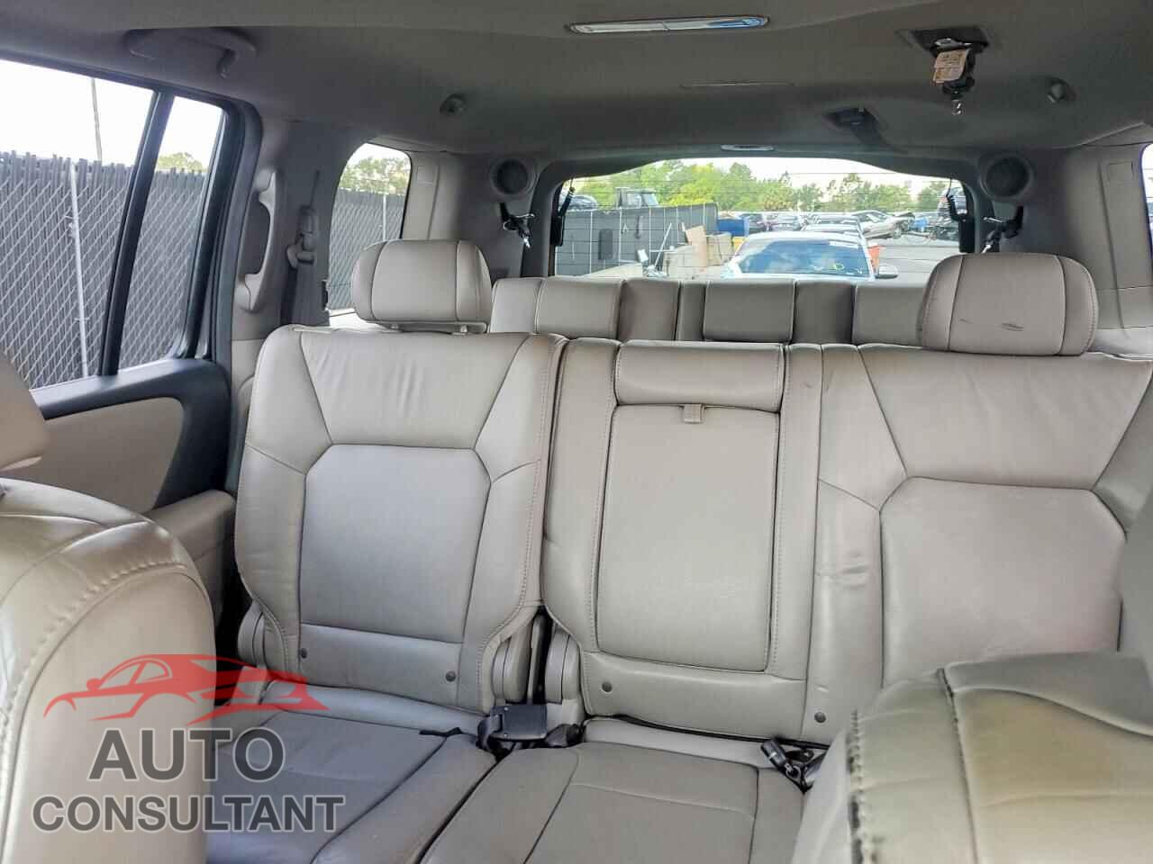 HONDA PILOT 2011 - 5FNYF3H75BB039241