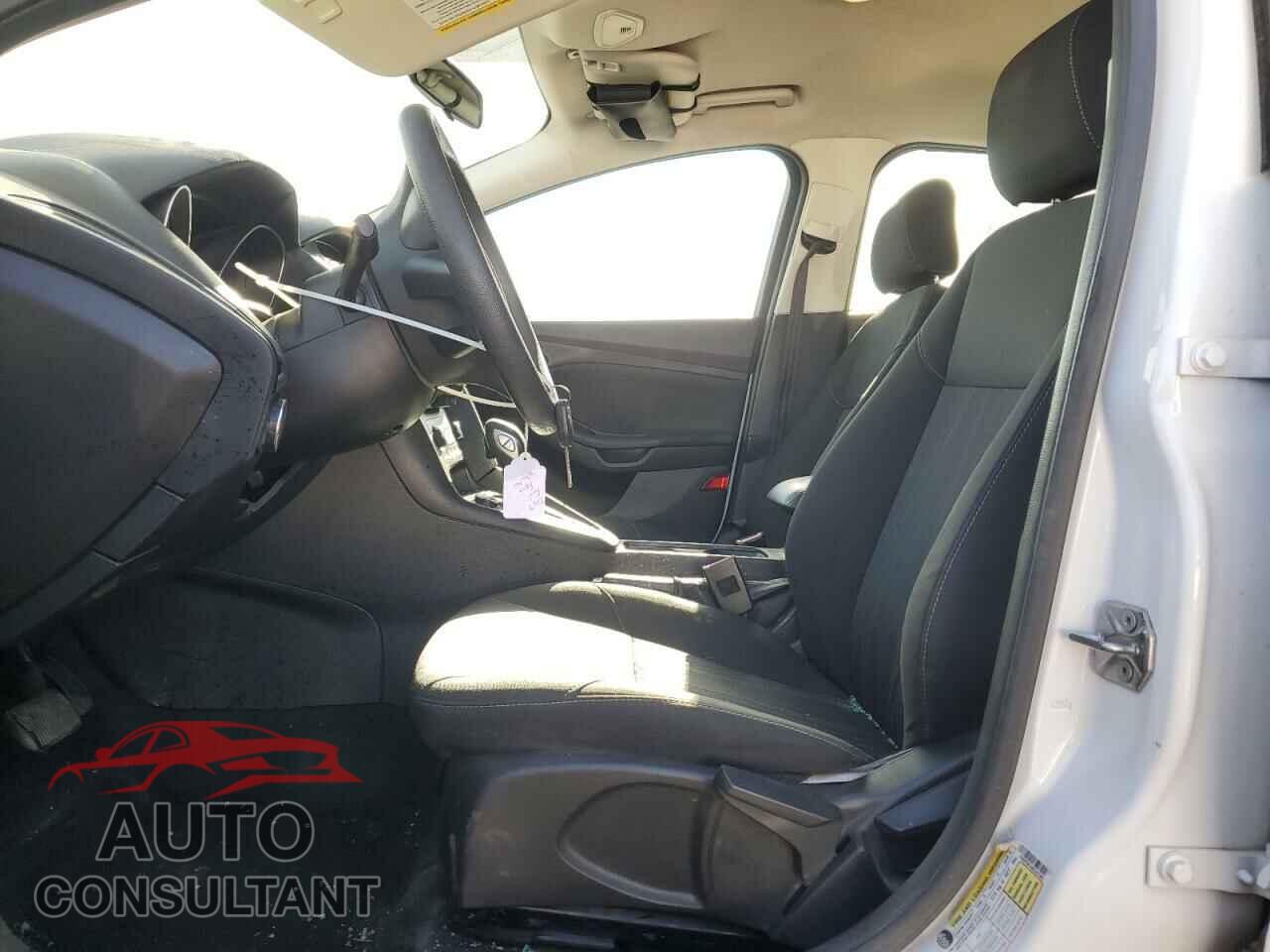 FORD FOCUS 2017 - 1FADP3K24HL247048