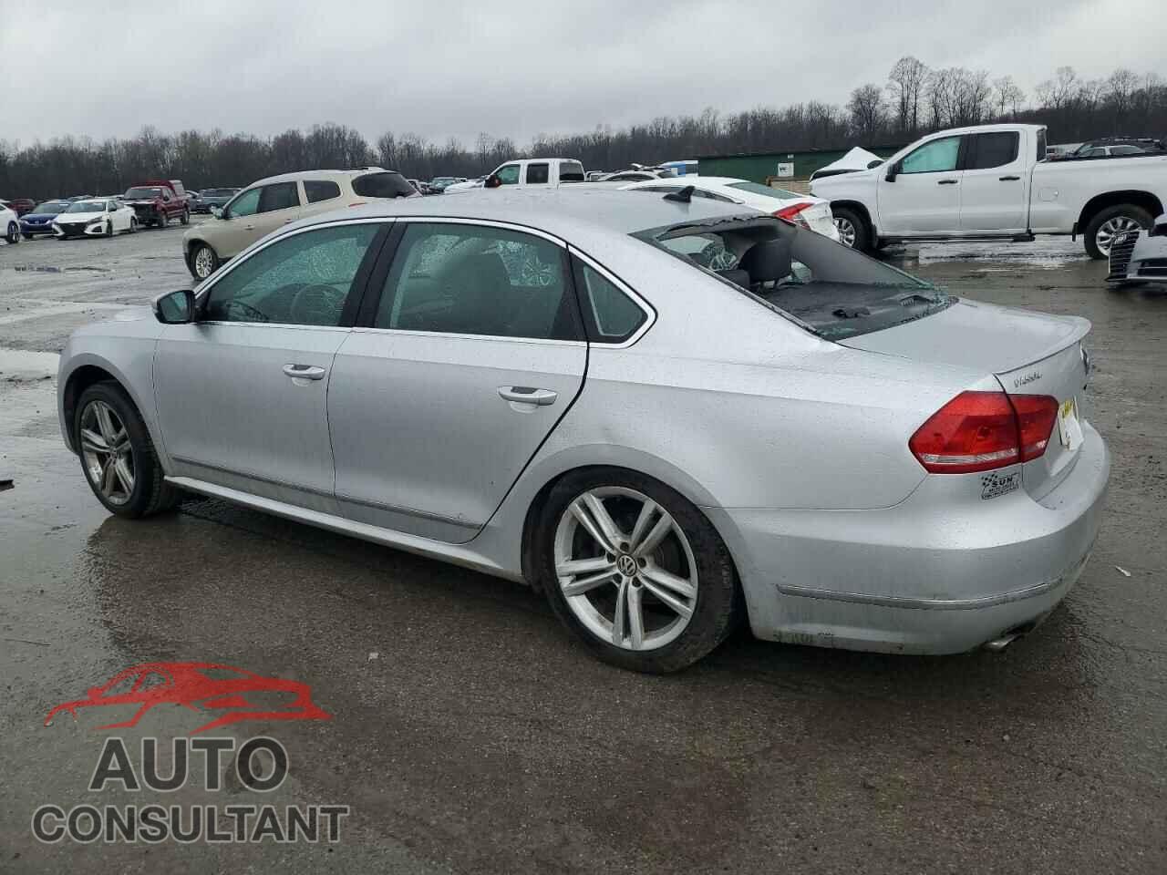 VOLKSWAGEN PASSAT 2013 - 1VWCM7A30DC076631