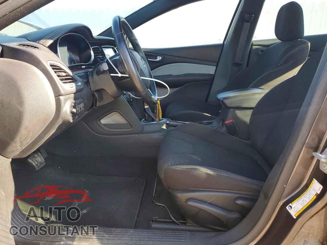 DODGE DART 2015 - 1C3CDFBB5FD352984