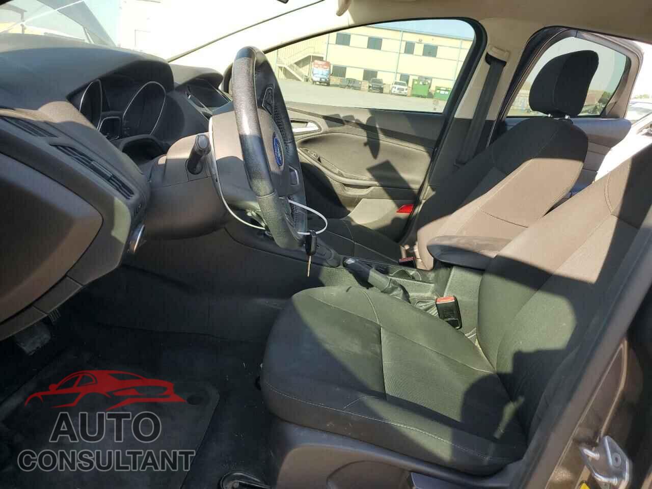 FORD FOCUS 2015 - 1FADP3F22FL323714