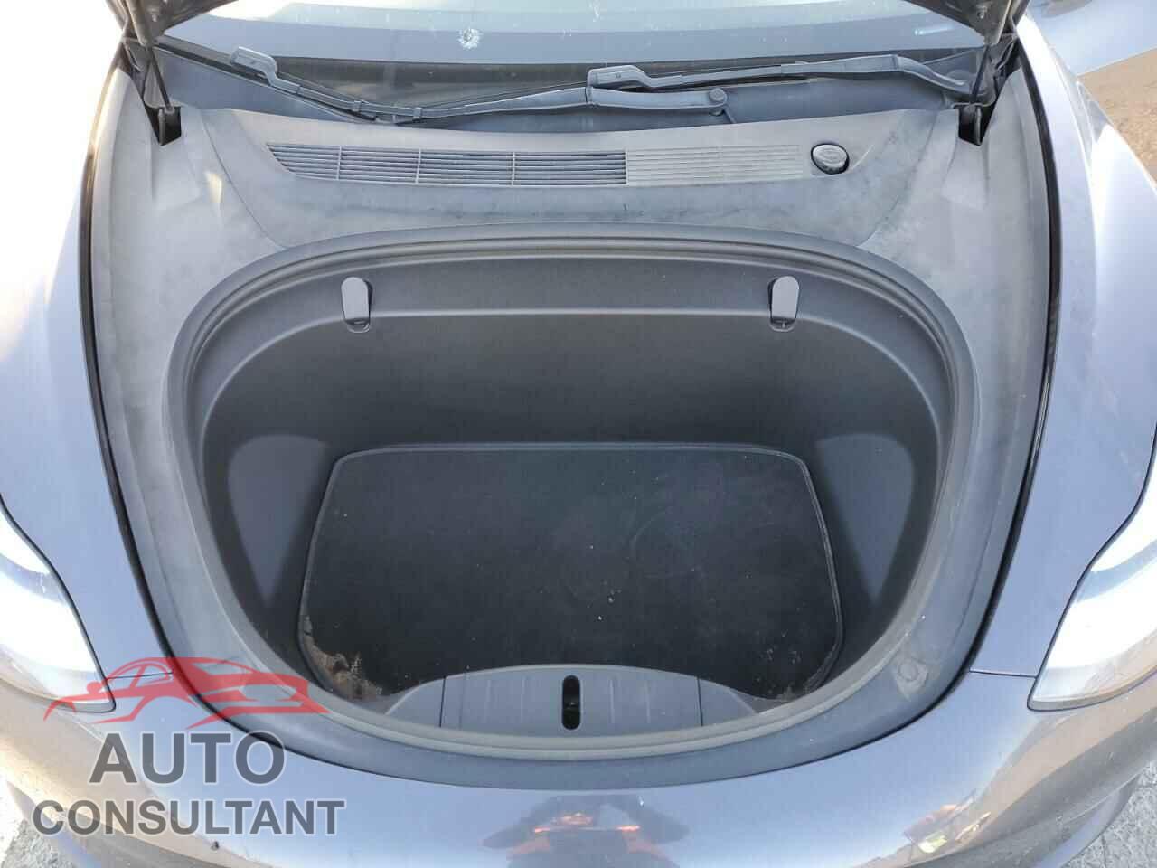 TESLA MODEL 3 2018 - 5YJ3E1EB3JF090942