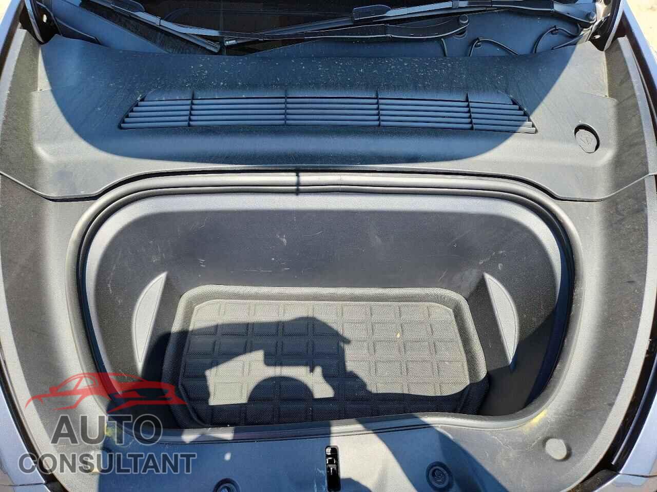TESLA MODEL Y 2023 - 7SAYGDEE2PF760102