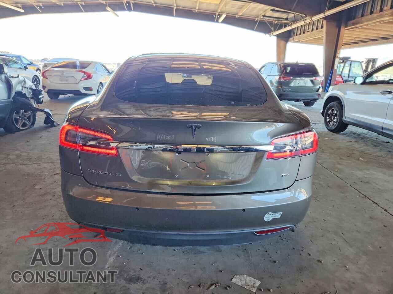 TESLA MODEL S 2015 - 5YJSA1E19FF106387