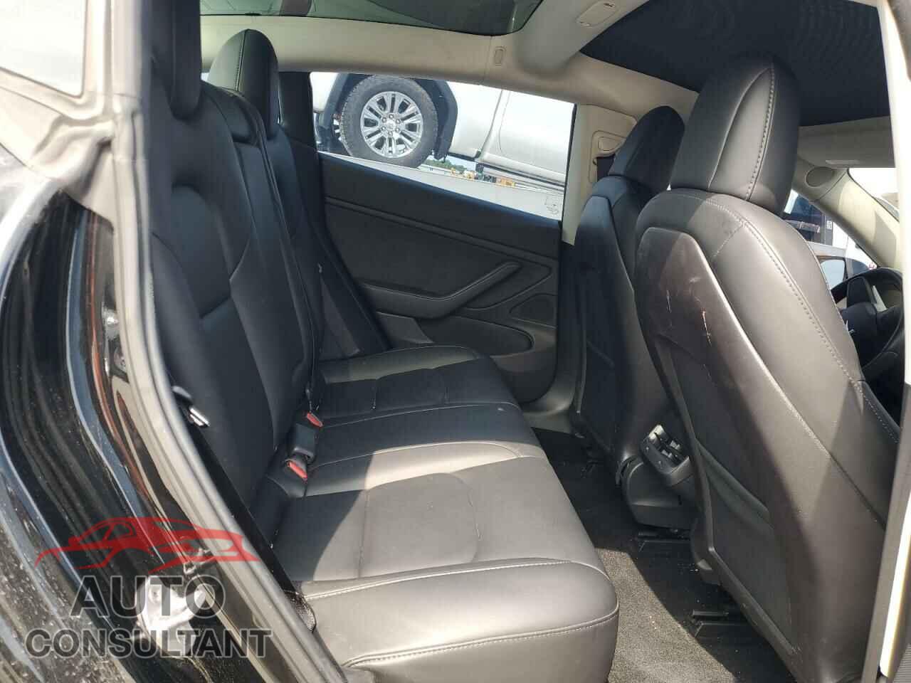TESLA MODEL 3 2019 - 5YJ3E1EA3KF300660